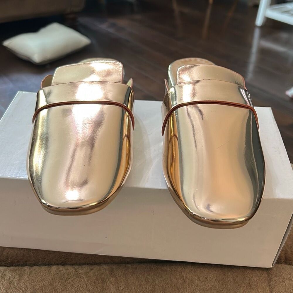 Nib Qupid “Moby-04” Size 8 Metallic Flat Mules Ro… - image 2